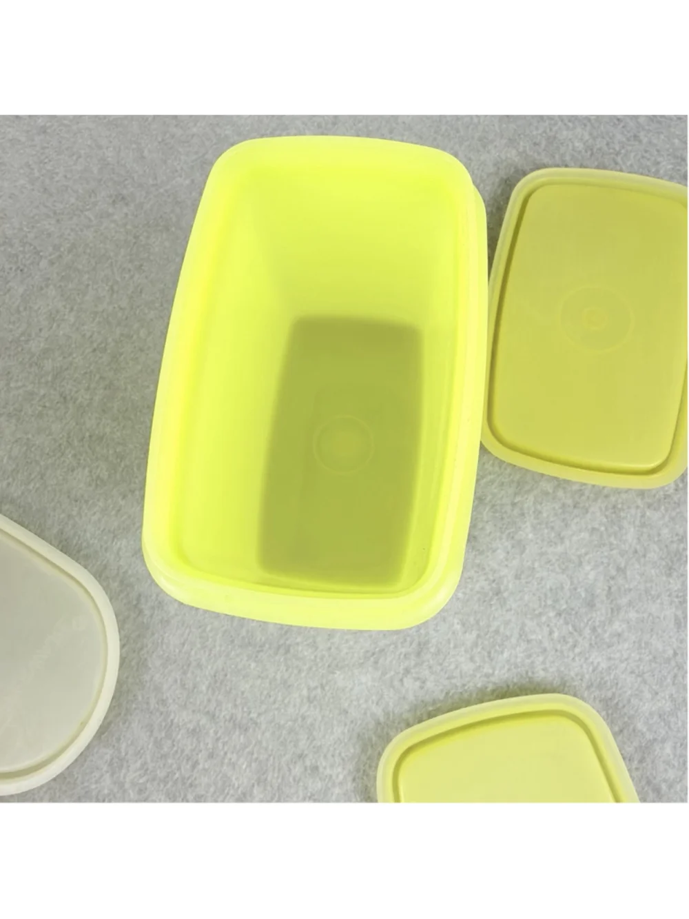 TUPPERWARE Yellow 8 Piece Set 4 Containers w Lids 587 1243 Shelf Saver